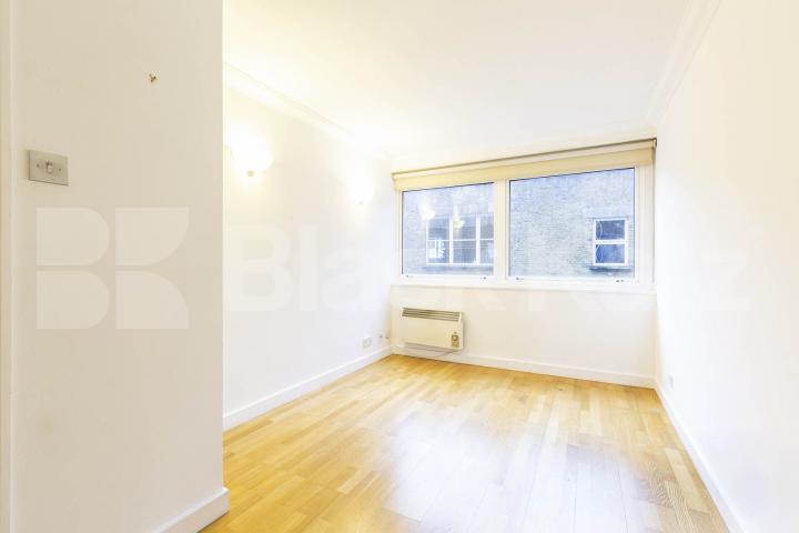 Spacious one double bedroom property set in an amazing location Fitzroy Street, Fitzrovia